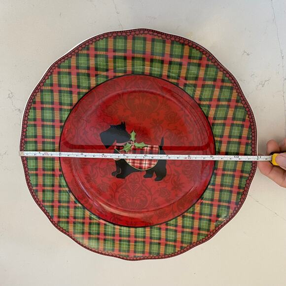 222 FIFTH Christmas Scotty Argyle 11” Round Porcelain Dinner Plate FLAWLESS! - Picture 4 of 4